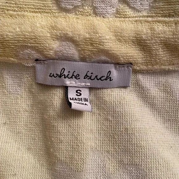 White Birch “It’s No Bother” Yellow with Daisies Terrycloth Button Down Shirt - Picture 4 of 7